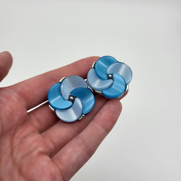 Vintage clip on Listen Earrings - Picture 2 of 4